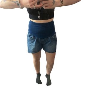 Denim Maternity shorts Liz Lange